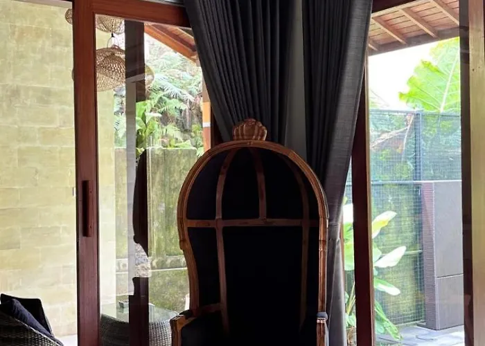 Pis Bolong Ubud Villa